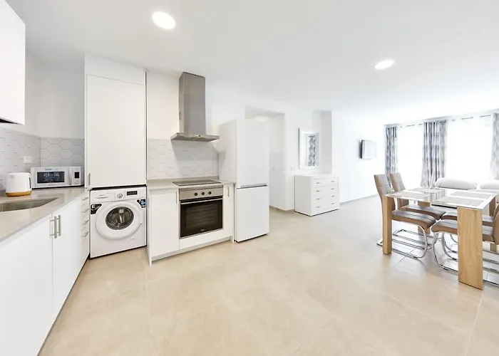Sonrisa Deluxe Apartments, Levante